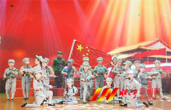 海口一钓友在西湖钓上“巨型鲶鱼”!钓友:约30多斤左右...