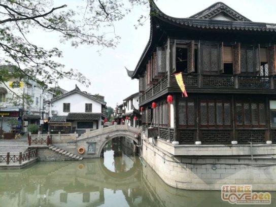 探索问答乐园- 那英把宋亚轩关注成了萧亚轩,还有哪个明星的搞笑操作让你难忘?