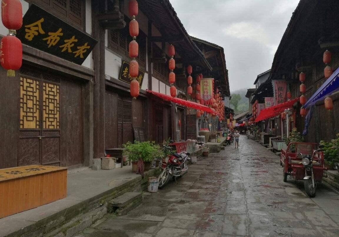 迪丽热巴对时尚的自信感来源于哪里？游戏画面